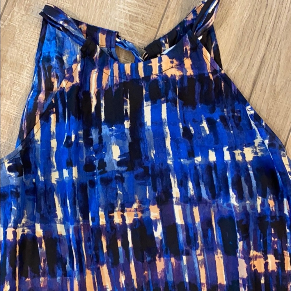 Fun dress! - Picture 2 of 3